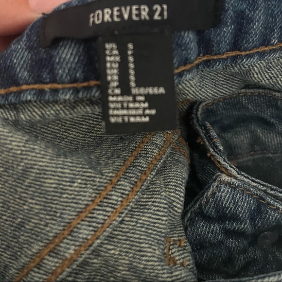 Distressed Ripped High Waisted Jean Shorts - Picture 4 of 4